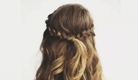 爱游戏:3个小技巧,在家就能做出过年聚会的发型,漂亮不伤发